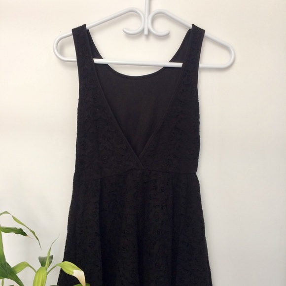 Black Lace Mini Dress with open back - Picture 2 of 5